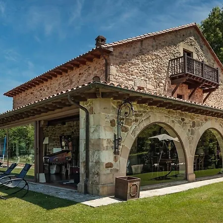 Villa Casona Fresnos, Con Piscina *