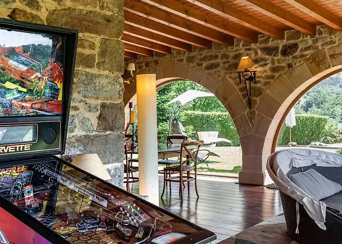 Casona Fresnos, Con Piscina Villa