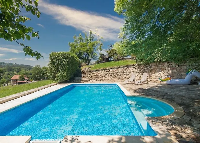 Villa Casona Fresnos, Con Piscina Entrambasaguas (Entrambasaguas)