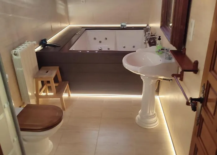 Casona Fresnos, Con Piscina Villa